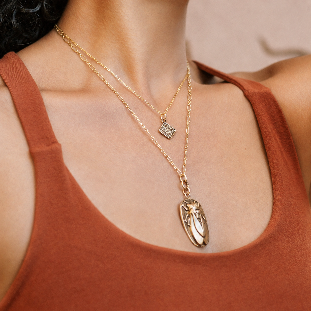 
                  
                    CICADA Gemstone Necklace 9 Salt and Pepper Diamonds - SPARKLE II
                  
                