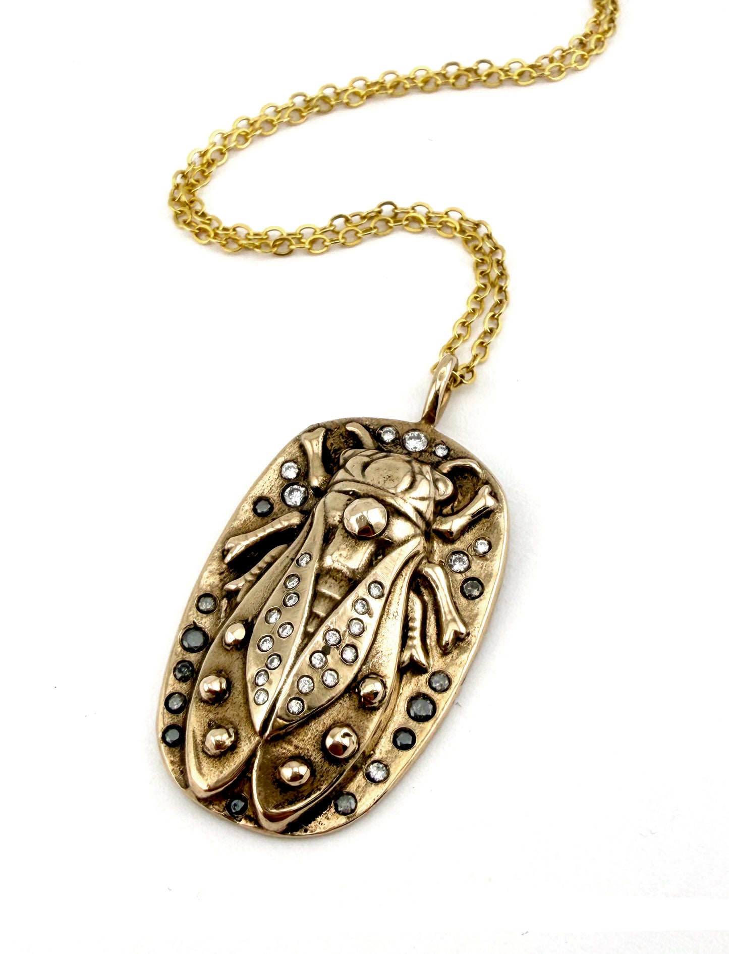 
                  
                    CICADA Luxe Necklace with 28 Diamonds - SPARKLE III
                  
                