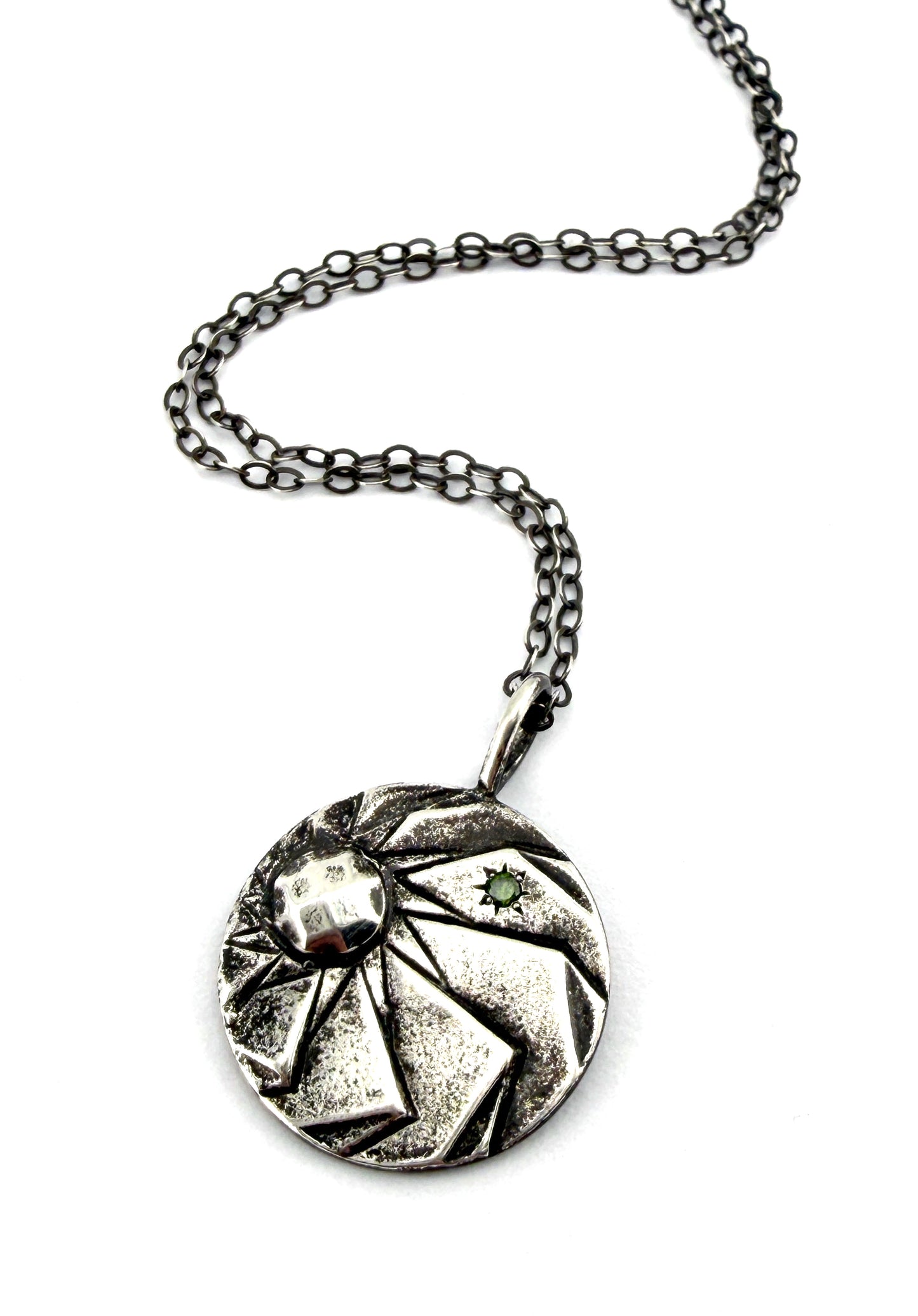 
                  
                    HORIZONS Necklace - SILVER with Green Diamond
                  
                