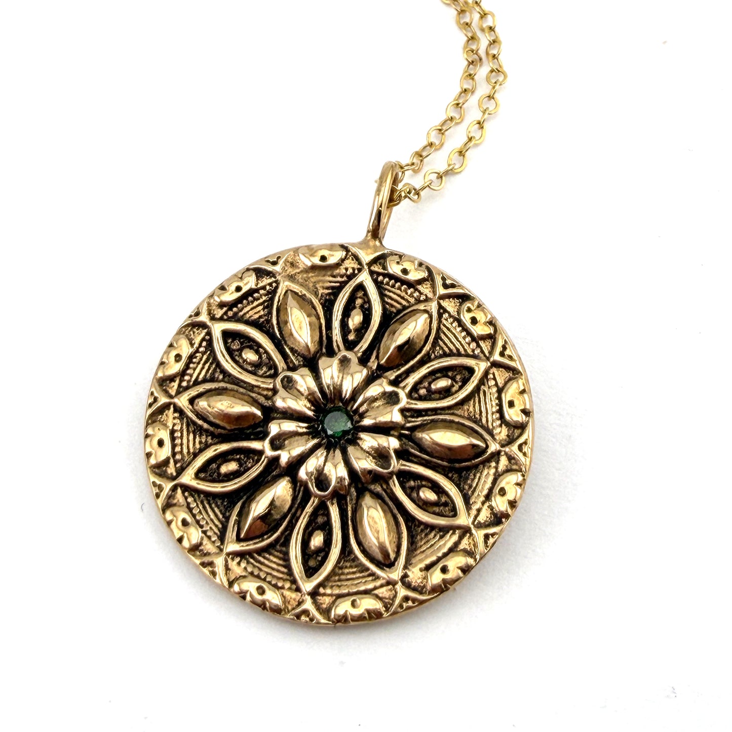 
                  
                    RADIANCE Necklace - Bronze with Green Diamond
                  
                