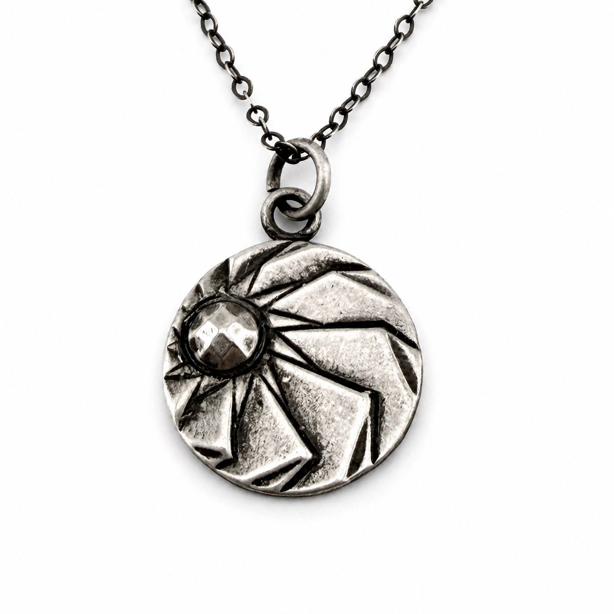 
                  
                    HORIZONS Necklace - Silver
                  
                