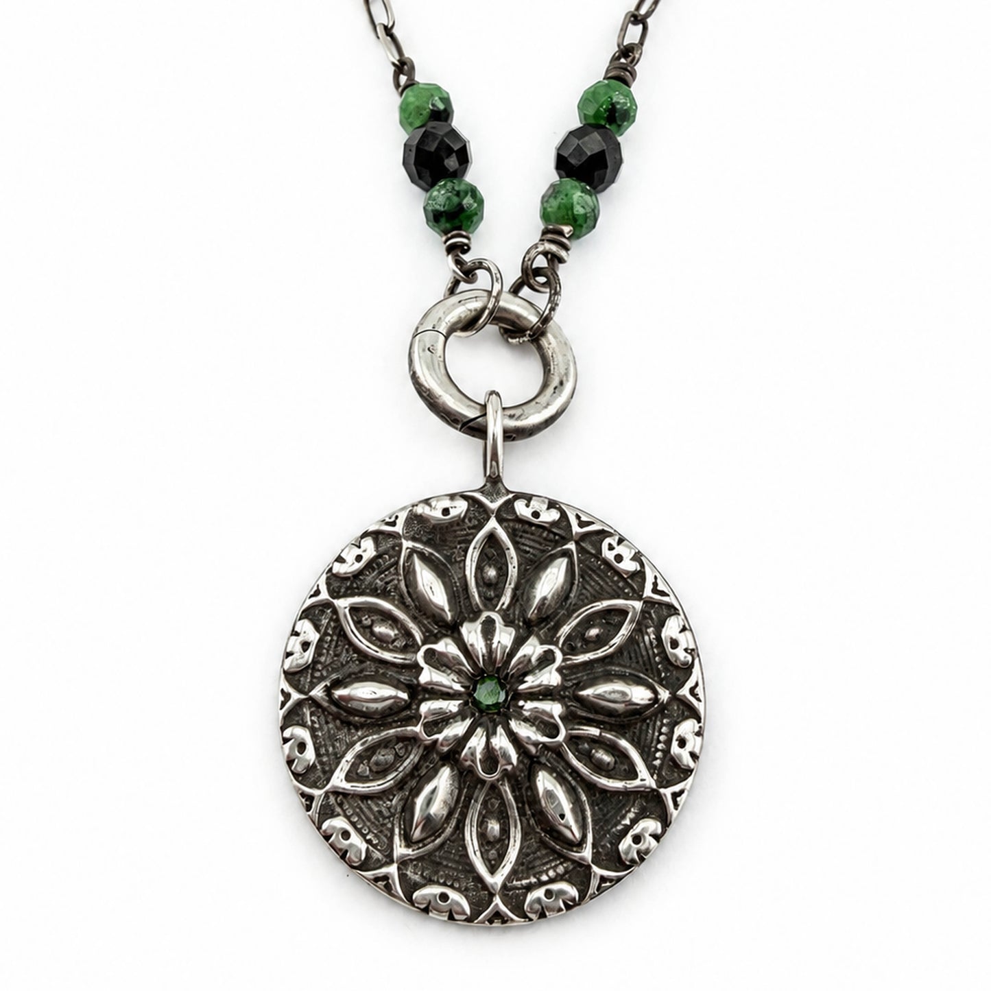 
                  
                    RADIANCE Necklace with Green Diamond - SILVER
                  
                