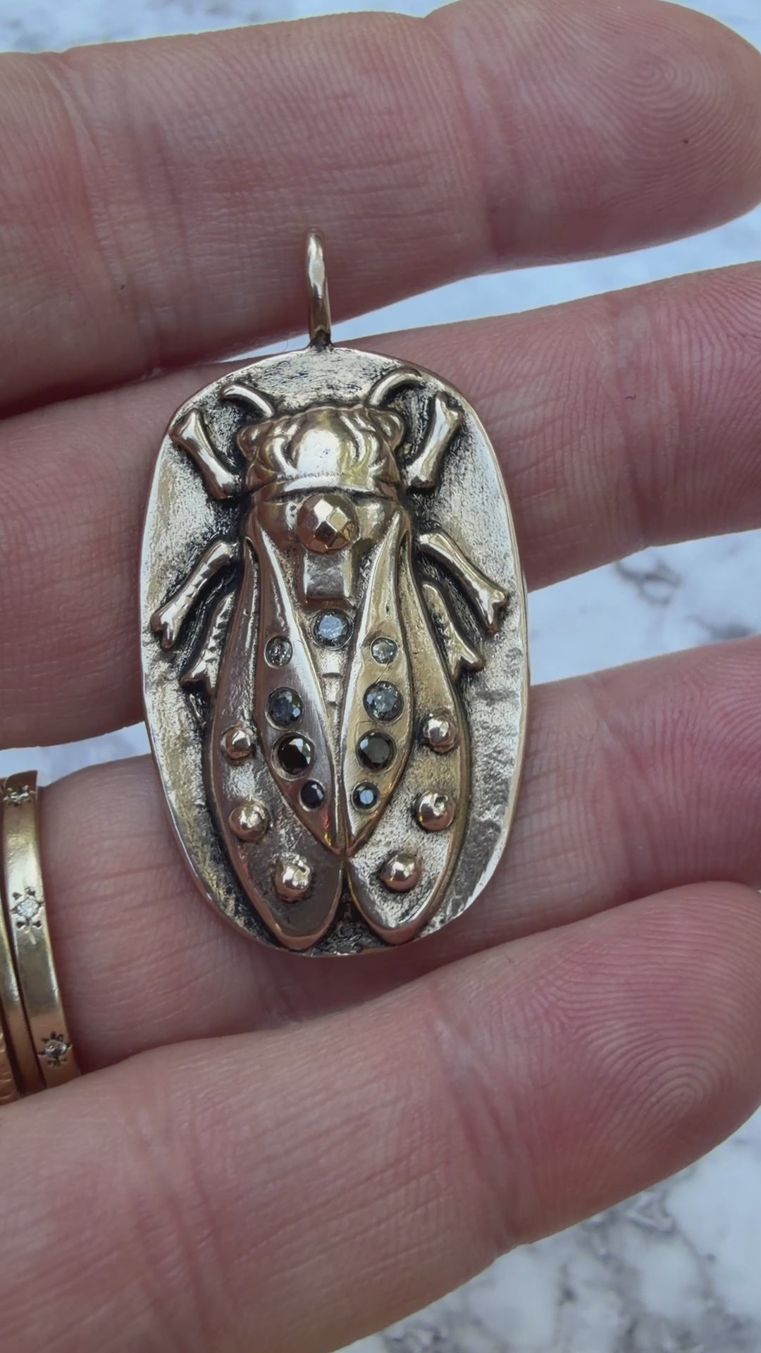 
                  
                    Load and play video in Gallery viewer, CICADA Luxe Necklace 9 Salt and Pepper Diamonds - SPARKLE II
                  
                