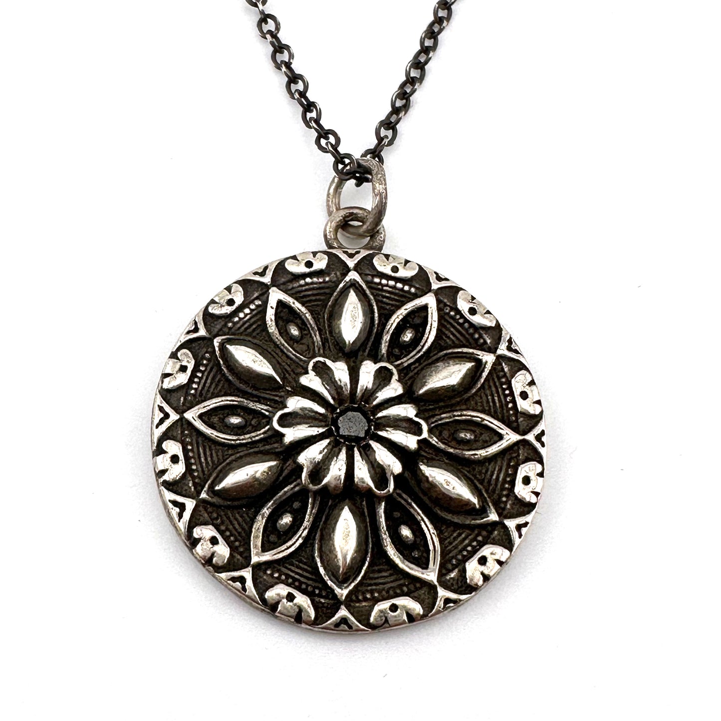 
                  
                    RADIANCE Necklace with Black Diamond - SILVER
                  
                