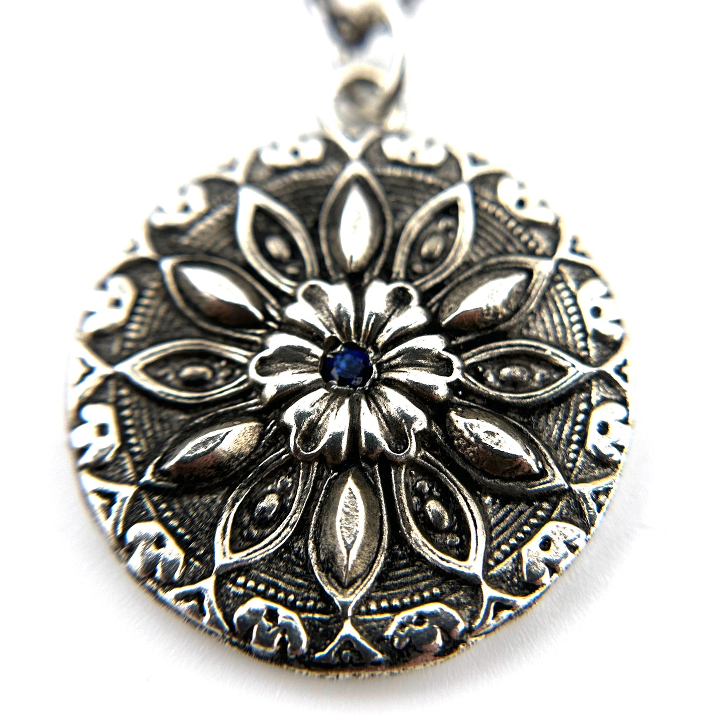 
                  
                    RADIANCE Necklace with Blue Sapphire - SILVER (sample)
                  
                
