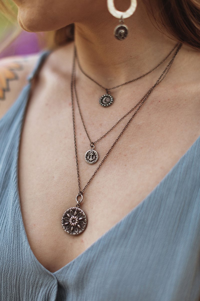 
                  
                    RADIANCE Necklace with White Diamond - SILVER
                  
                