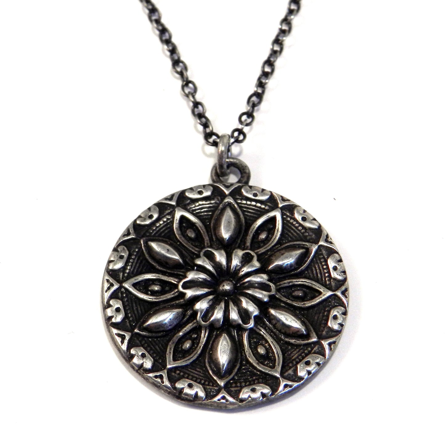 
                  
                    RADIANCE Necklace - Silver
                  
                