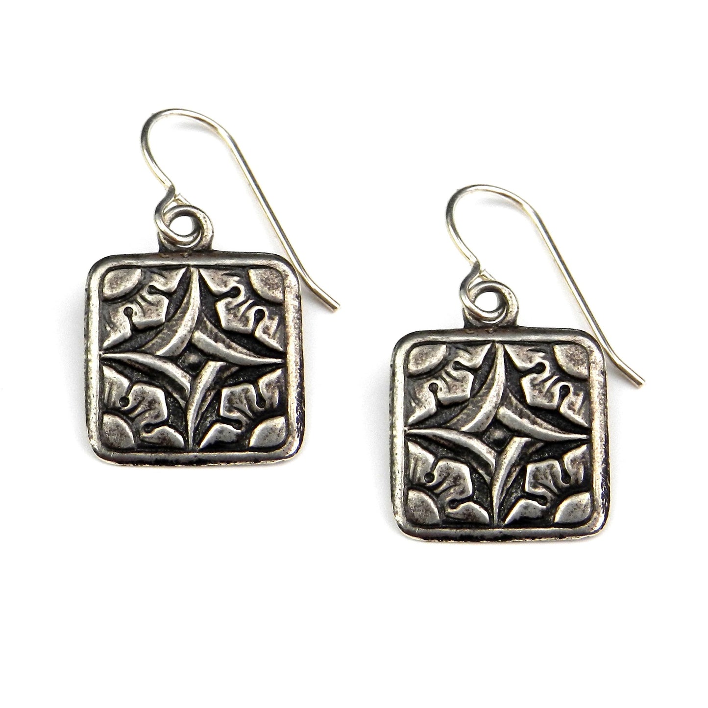 
                  
                    SIRIUS Dog Star Vintage Button Earrings - SILVER
                  
                