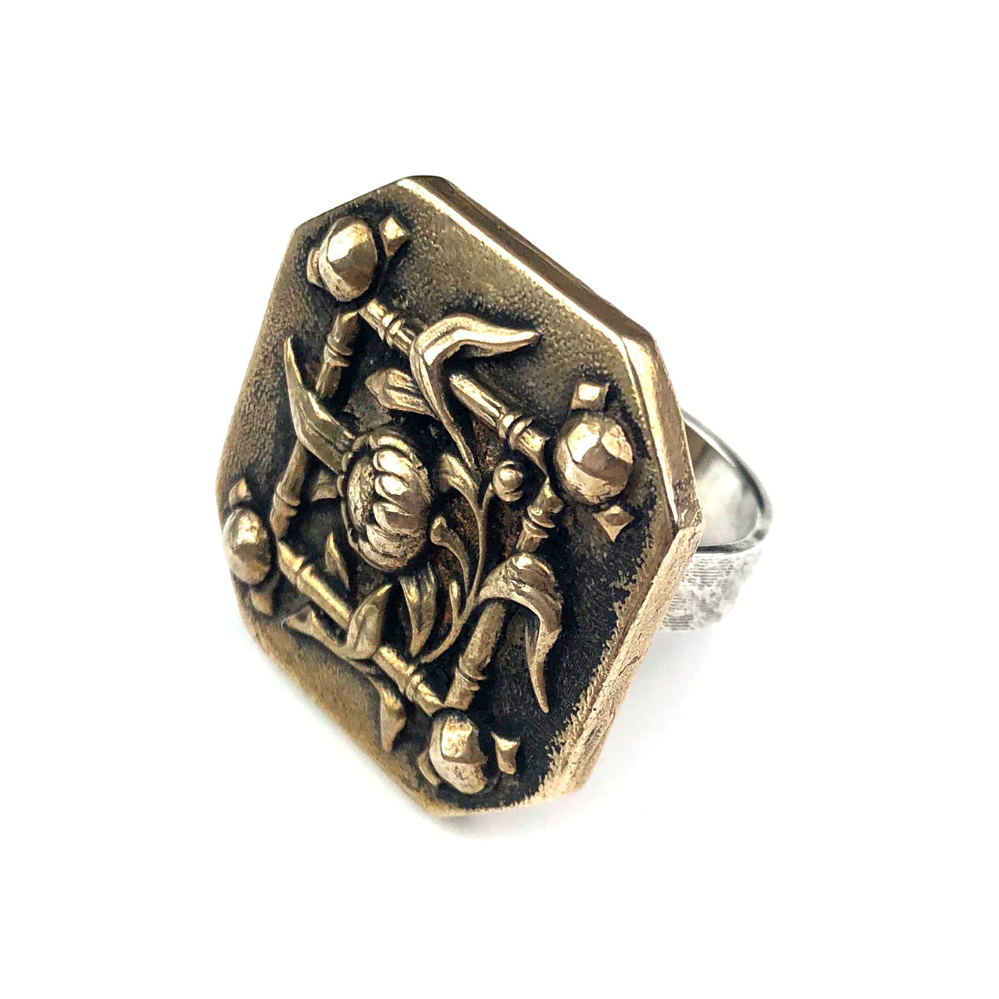 BELLE EPOQUE Antique Button Ring – Compass Rose Design