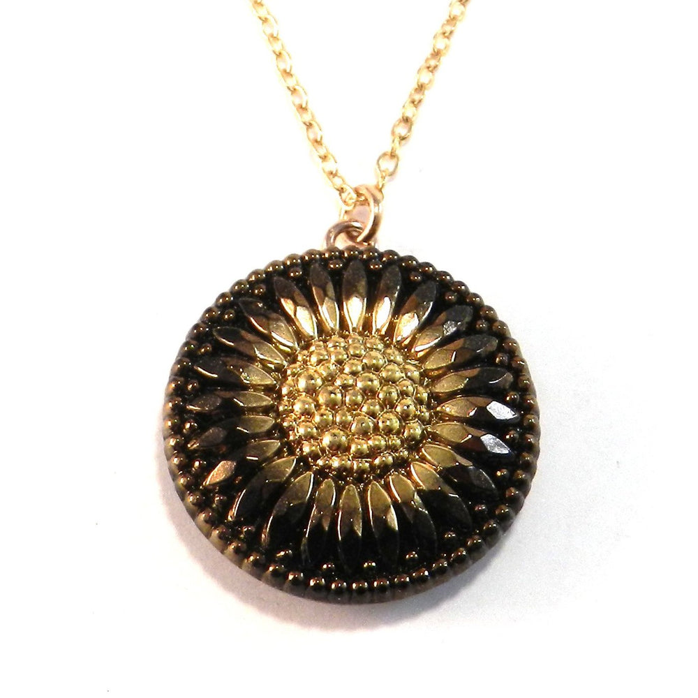 
                  
                    SUNFLOWER SHADOW Vintage Button Necklace - Gold
                  
                