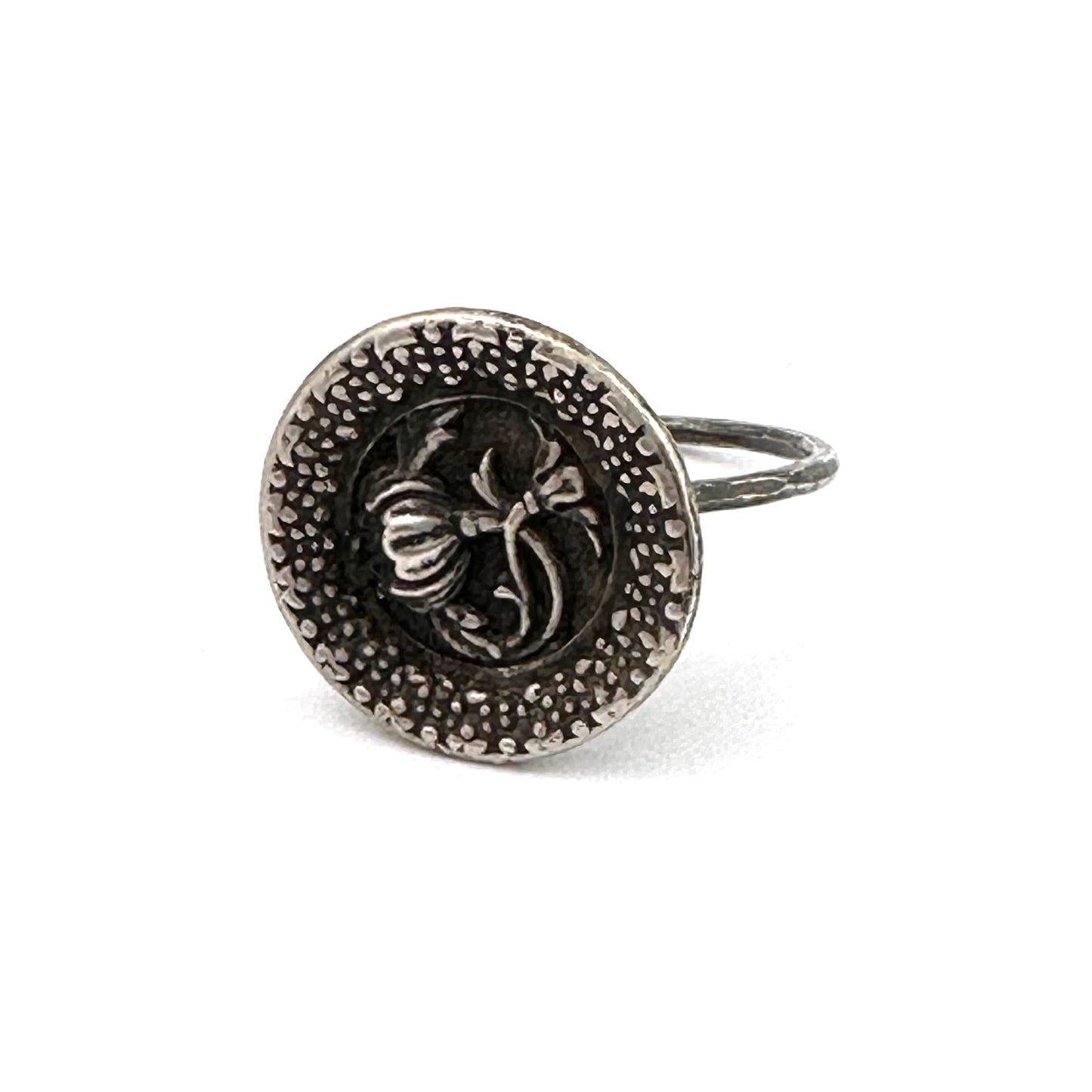 
                  
                    ROSE Ring - SILVER - Size 8
                  
                