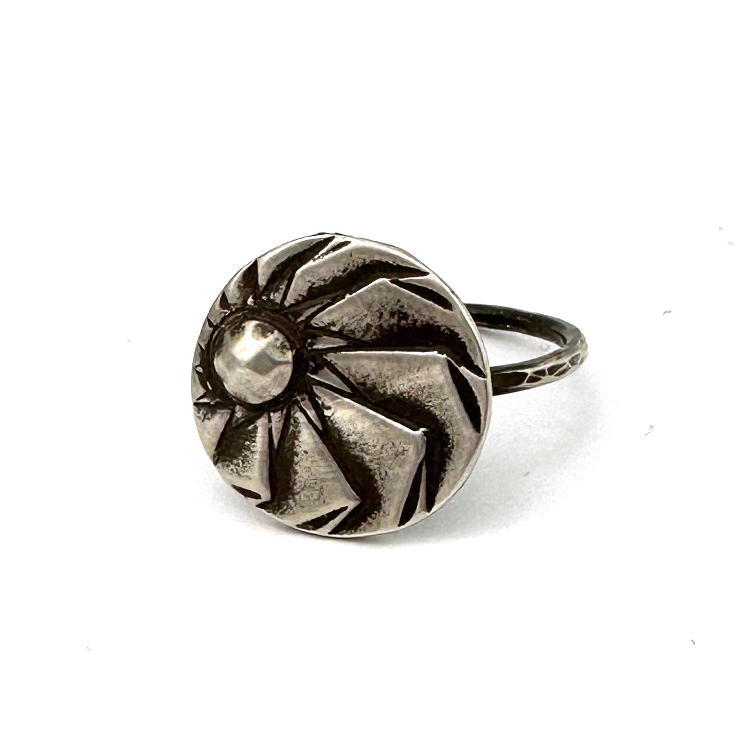 
                  
                    HORIZONS Ring - SILVER - Size 6
                  
                
