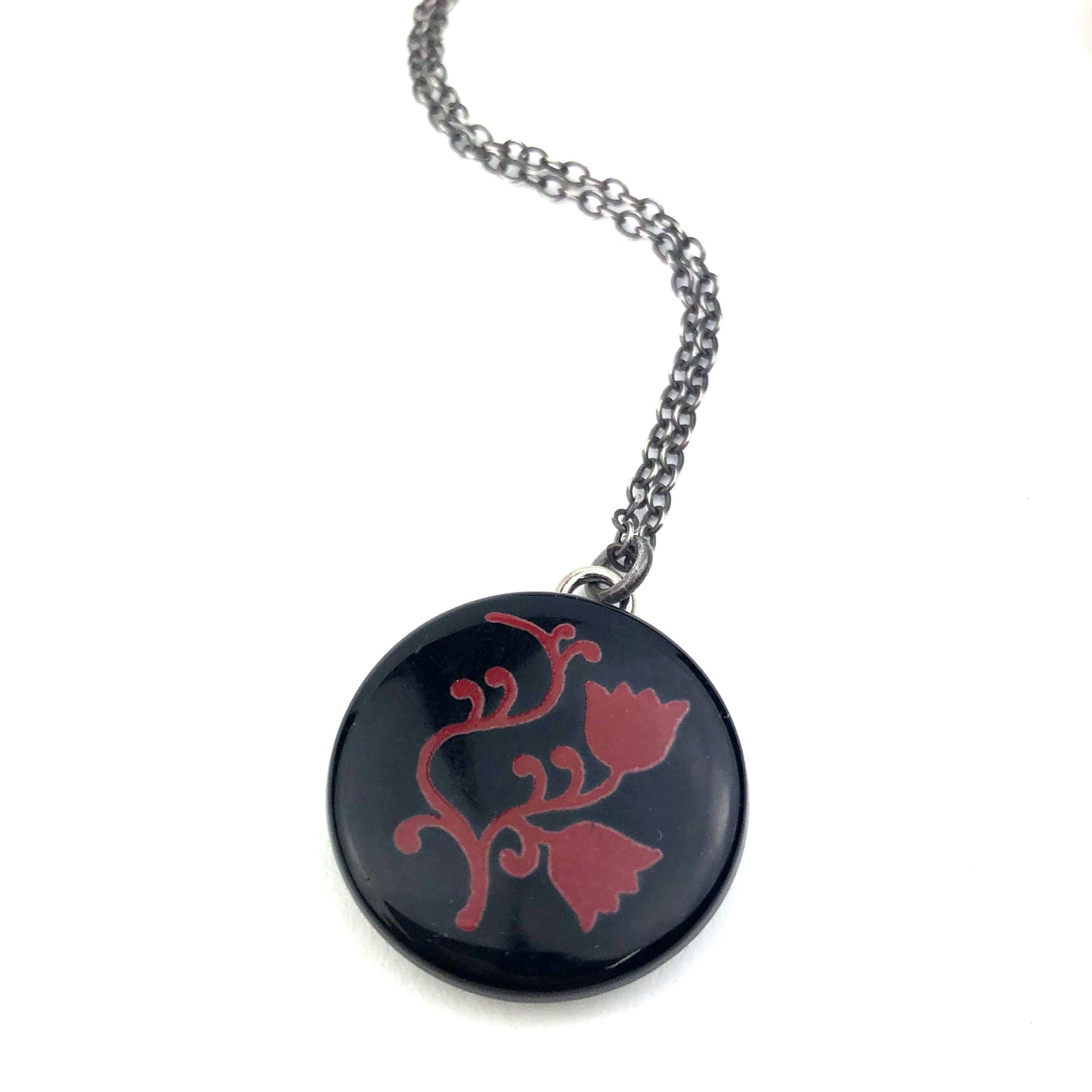 
                  
                    Scarlet Tulip Vintage Button Necklace - Silver
                  
                