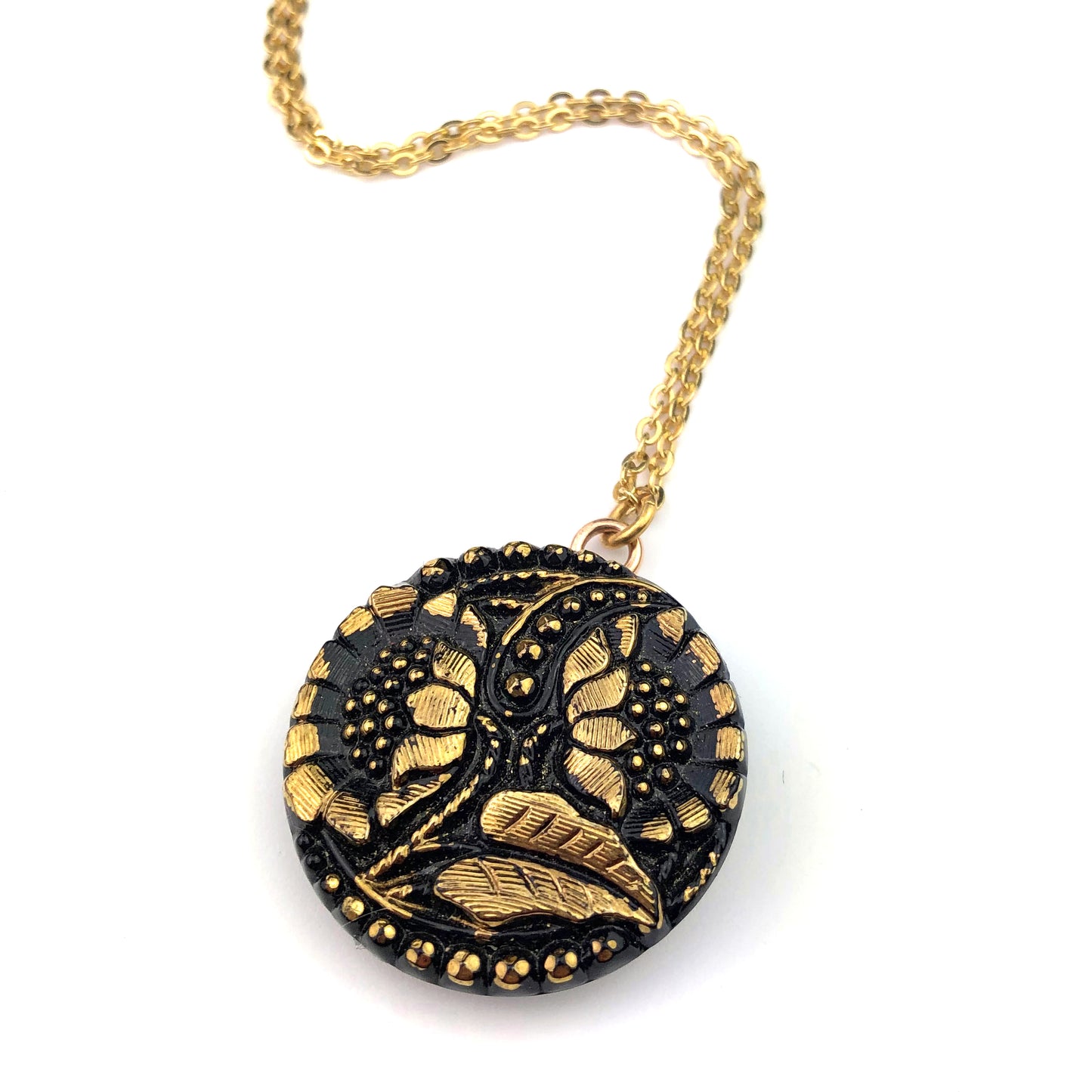 
                  
                    SUNFLOWERS Vintage Bohemian Button Necklace
                  
                